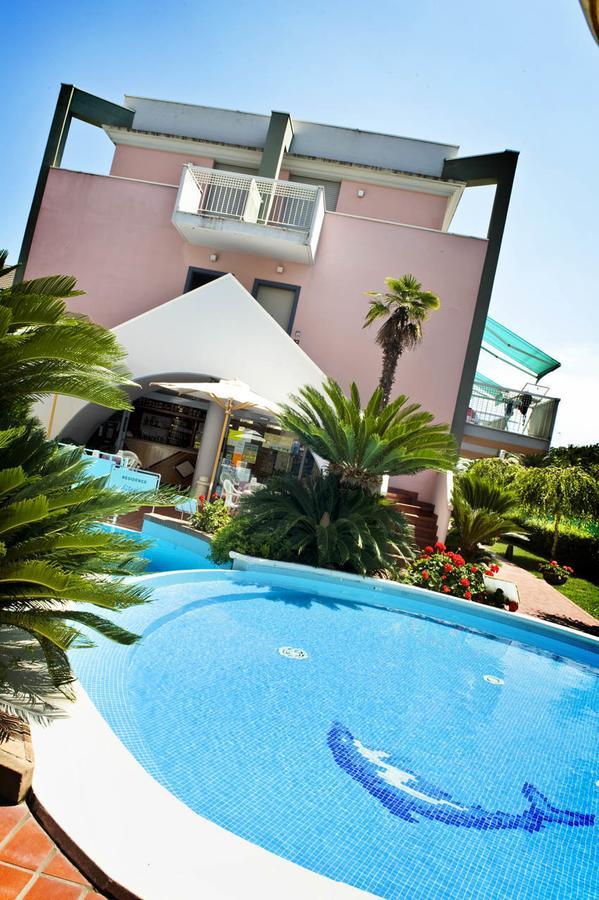 Residence Mediterraneo San Benedetto del Tronto Eksteriør billede