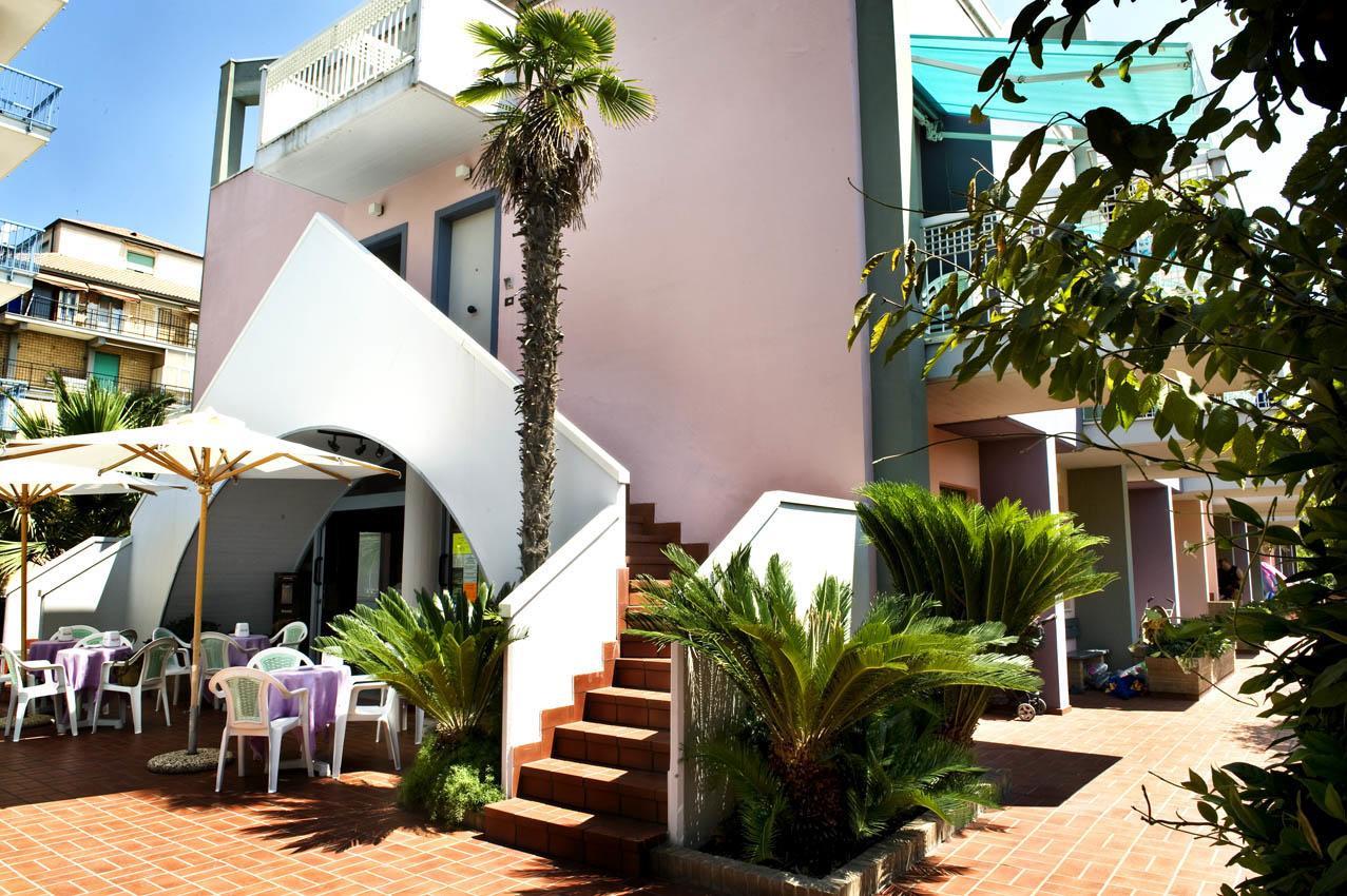 Residence Mediterraneo San Benedetto del Tronto Eksteriør billede