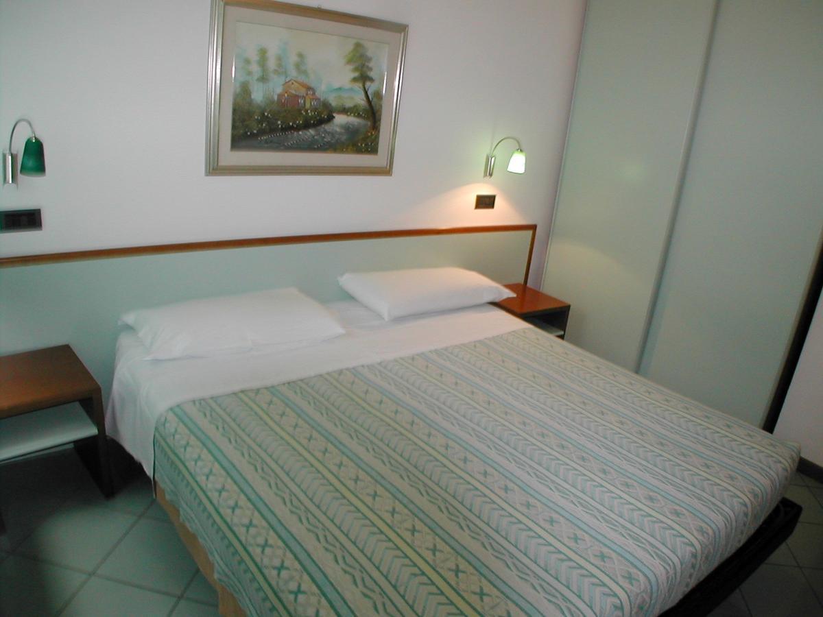Residence Mediterraneo San Benedetto del Tronto Værelse billede